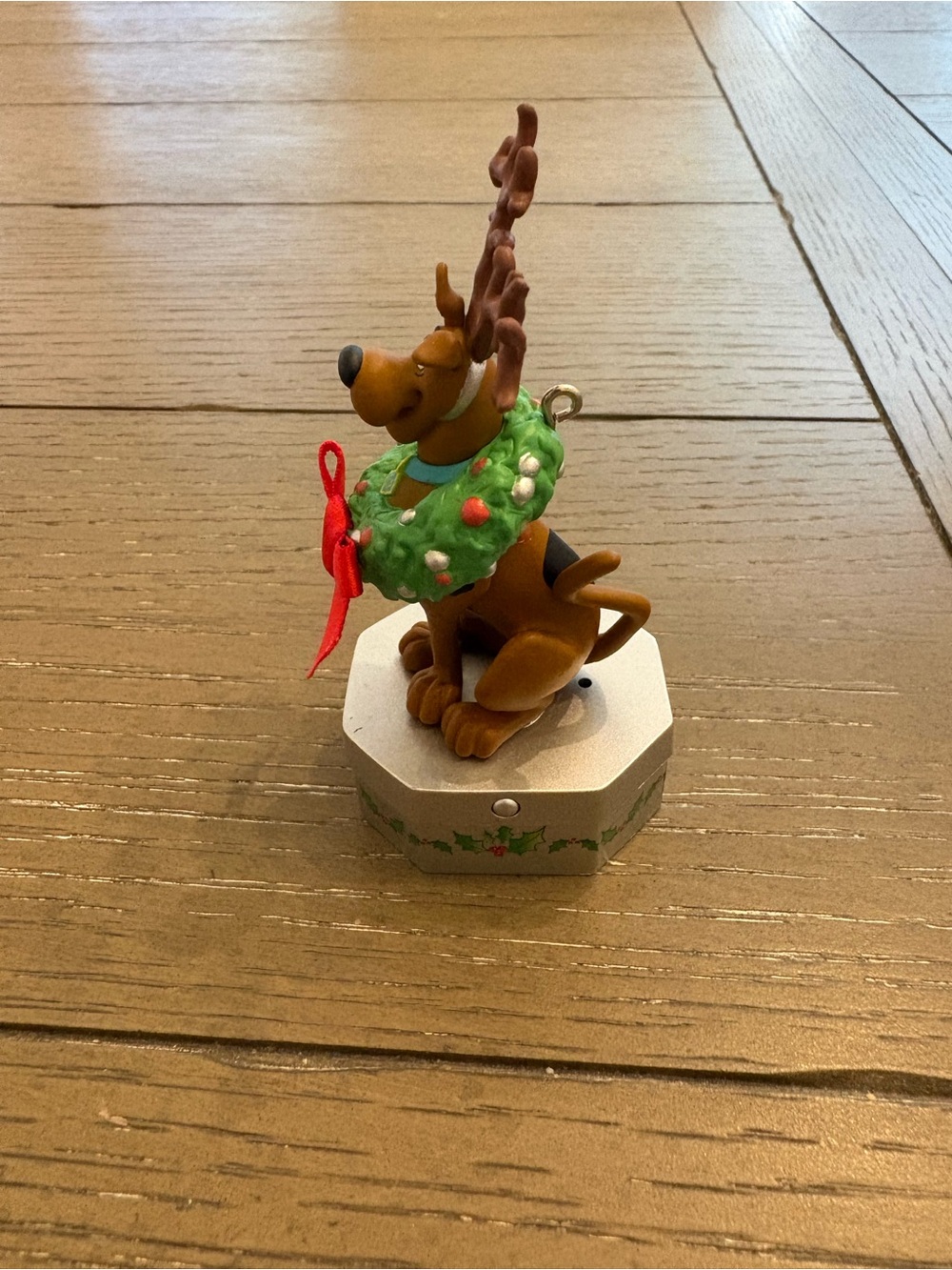 2010 Hallmark Keepsake Scooby-Doo 'Rerry Ristmas!' - Picture 4 of 6
